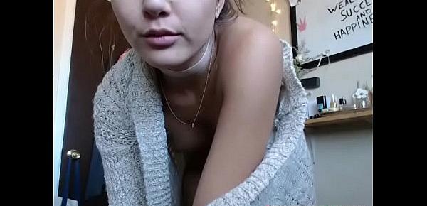  Naughty nude model live dancing in webcam